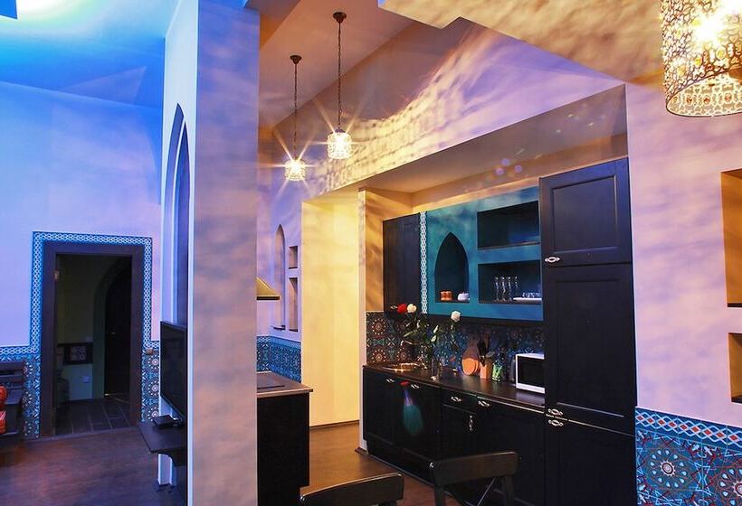 Shishki Na Lampushke   Vostochnaya Medina