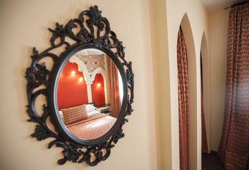 Shishki Na Lampushke   Vostochnaya Medina