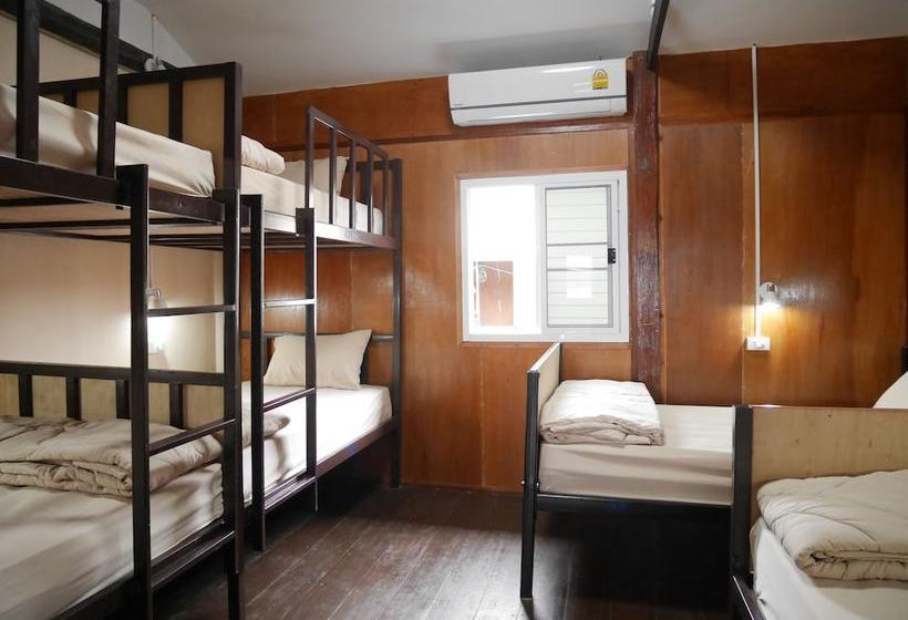 At Pier Hostel Lanta