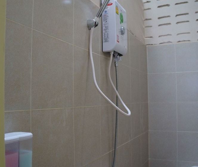 At Pier Hostel Lanta