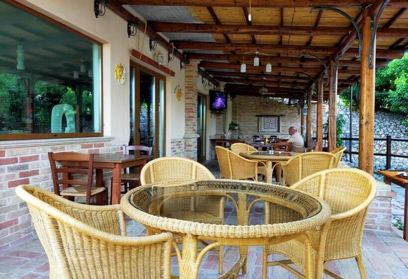 مبيت وإفطار Casale Del Sole