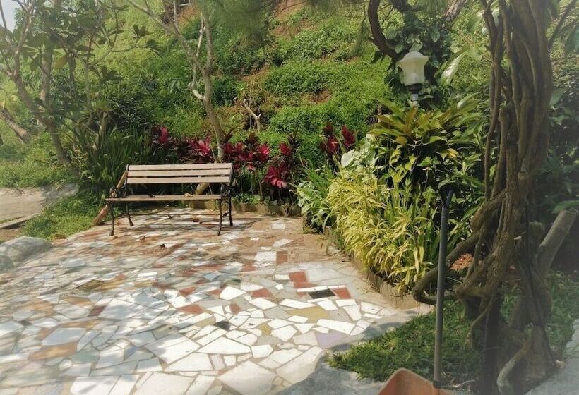 ベッドアンドブレックファースト Kembang Guest House