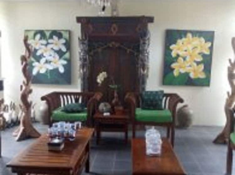 ベッドアンドブレックファースト Kembang Guest House