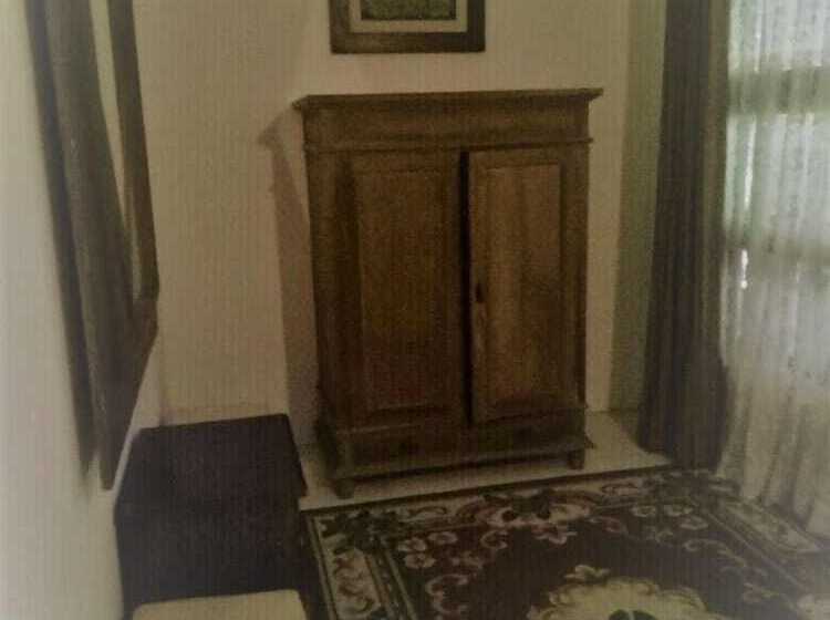 ベッドアンドブレックファースト Kembang Guest House