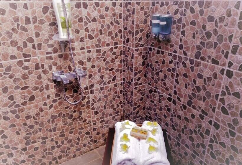 ベッドアンドブレックファースト Kembang Guest House