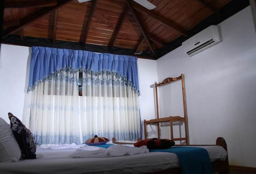 مبيت وإفطار L.l.tourist Inn & Safari Jeeps