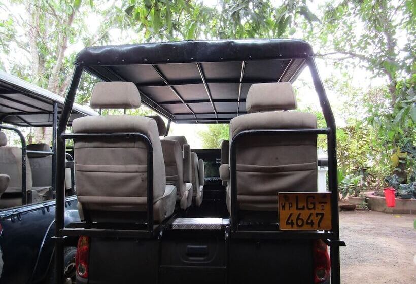 ベッドアンドブレックファースト L.l.tourist Inn & Safari Jeeps