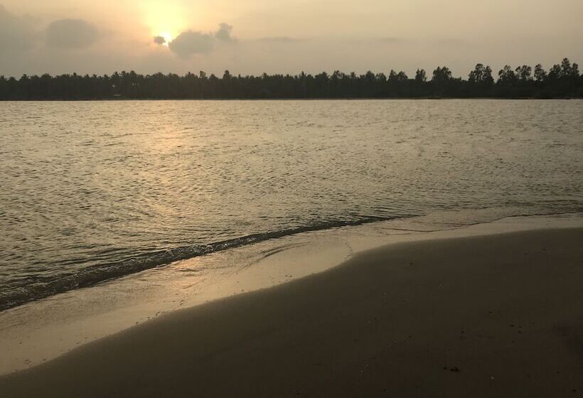 ベッドアンドブレックファースト Reef Pasikudah