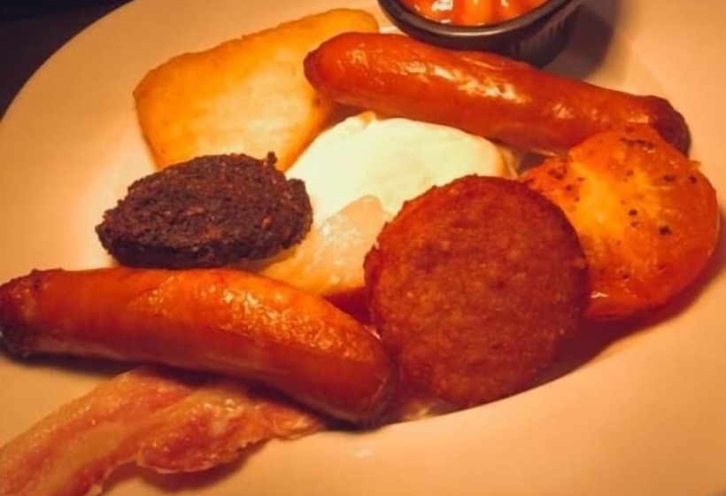 مبيت وإفطار The Anvil Bar & Restaurant