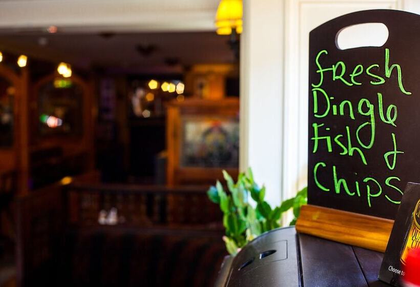 مبيت وإفطار The Anvil Bar & Restaurant