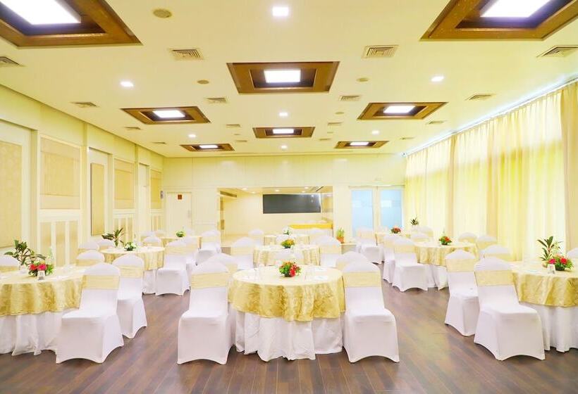 Boulevard9 Luxury Resort & Spa