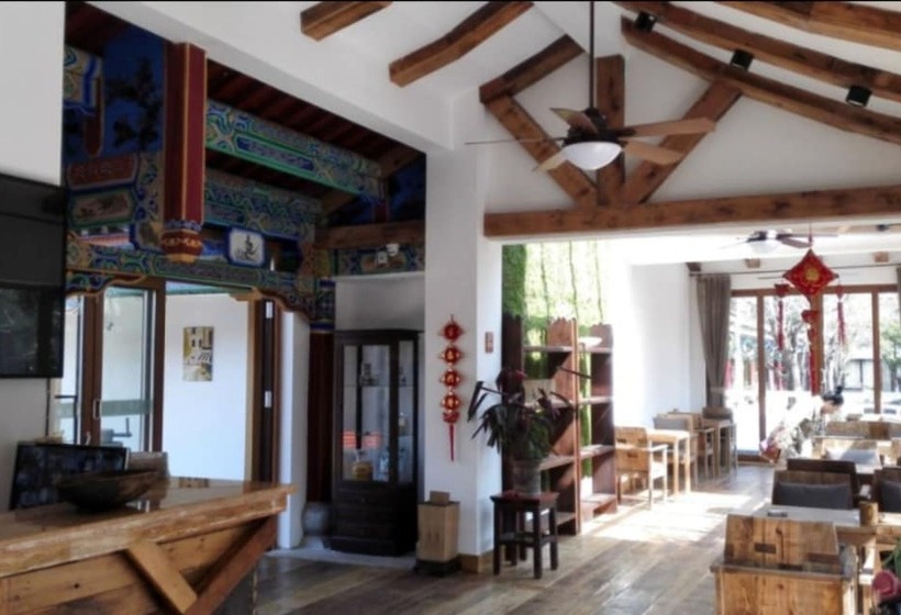 Chuxiong Courtyard China Theme Hostel