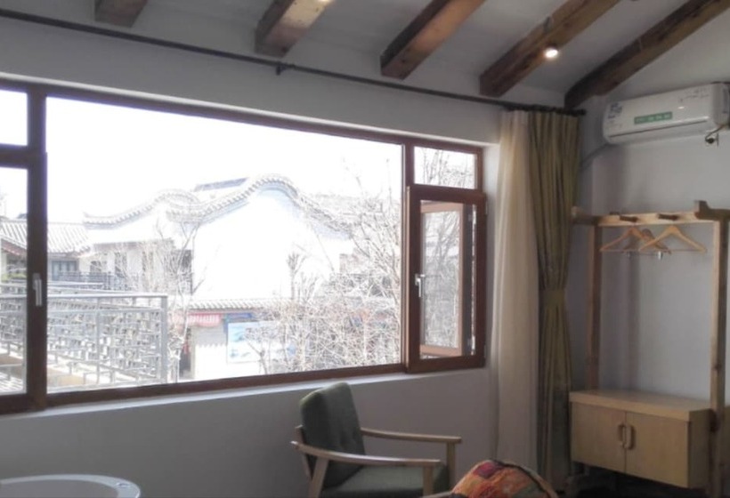 Chuxiong Courtyard China Theme Hostel