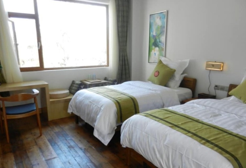 Chuxiong Courtyard China Theme Hostel