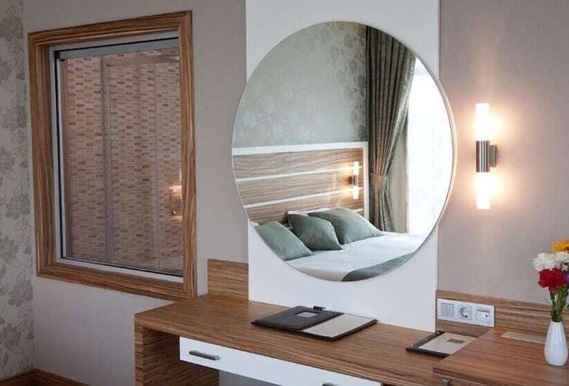 Fourway Hotel Spa & Restaurant