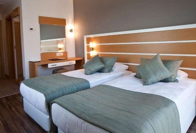 Fourway Hotel Spa & Restaurant