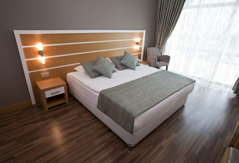 Fourway Hotel Spa & Restaurant