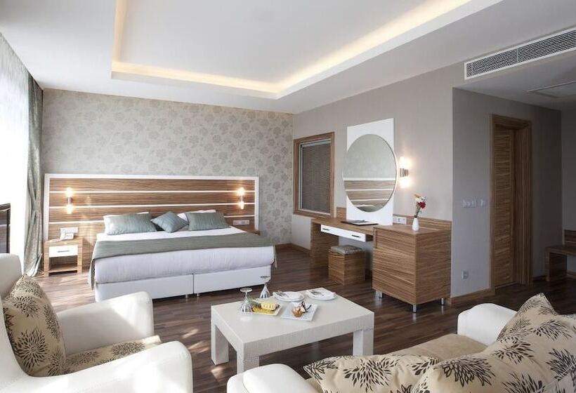 Fourway Hotel Spa & Restaurant