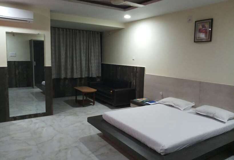 Hinglaj Hotel And Restaurant