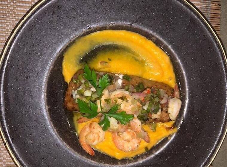 هتل Aloha Village