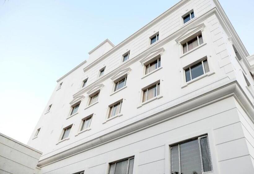 Hotel Avs Imperiaa   Karaikal