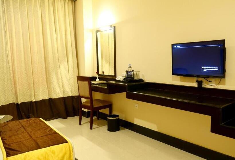 Hotel Avs Imperiaa   Karaikal