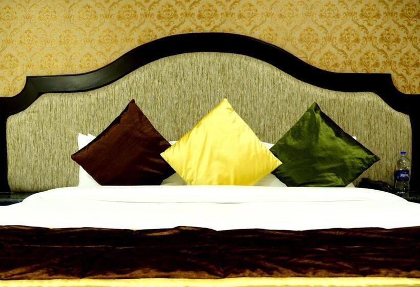 Hotel Avs Imperiaa   Karaikal