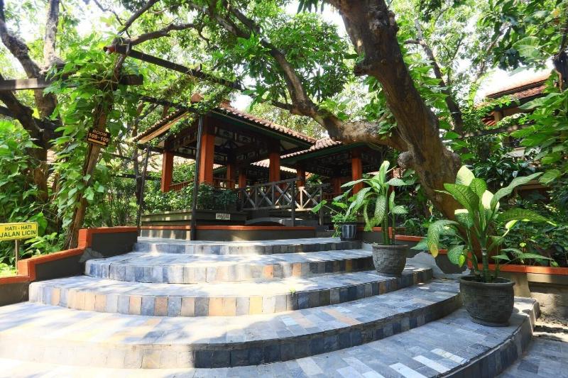 Hotell Sapta Nawa Resort 1 Gresik