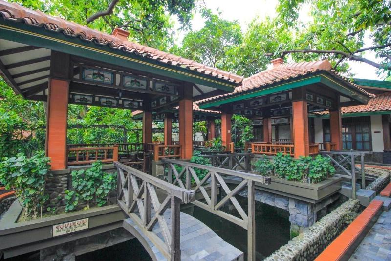 Hotell Sapta Nawa Resort 1 Gresik
