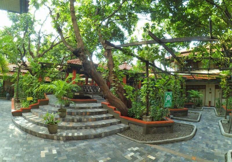 Hotell Sapta Nawa Resort 1 Gresik