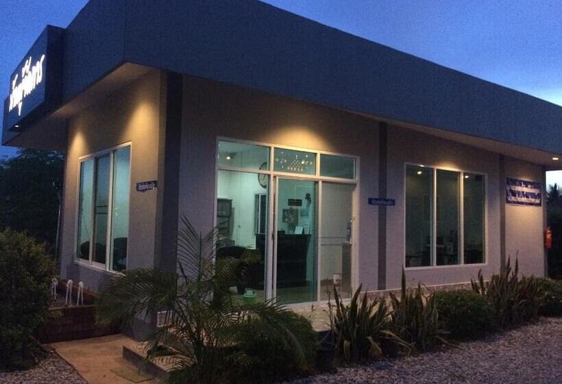 בית מלון כפרי Baan Phu Jad Kan Resort