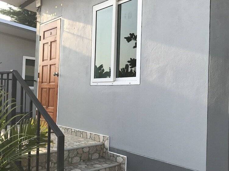 בית מלון כפרי Baan Phu Jad Kan Resort