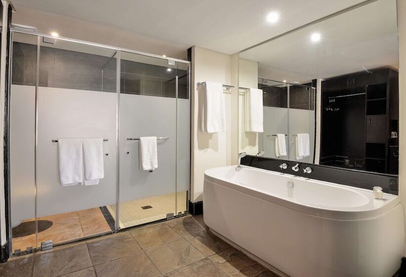 ホテル Bakubung Self Catering Chalets