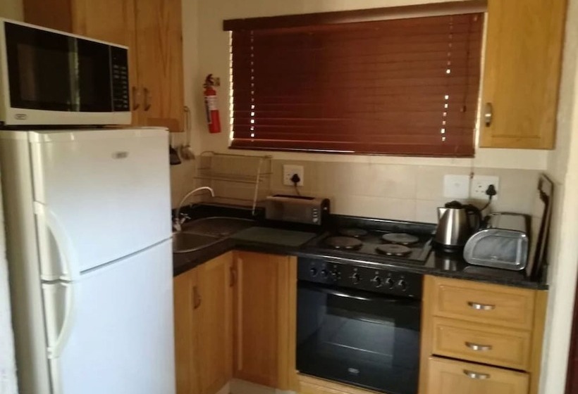 ホテル Bakubung Self Catering Chalets