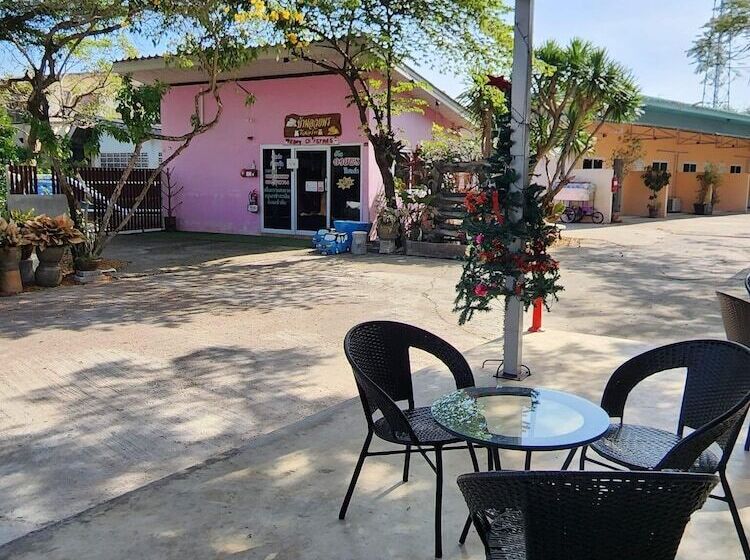 ホテル Banauyporn Resort