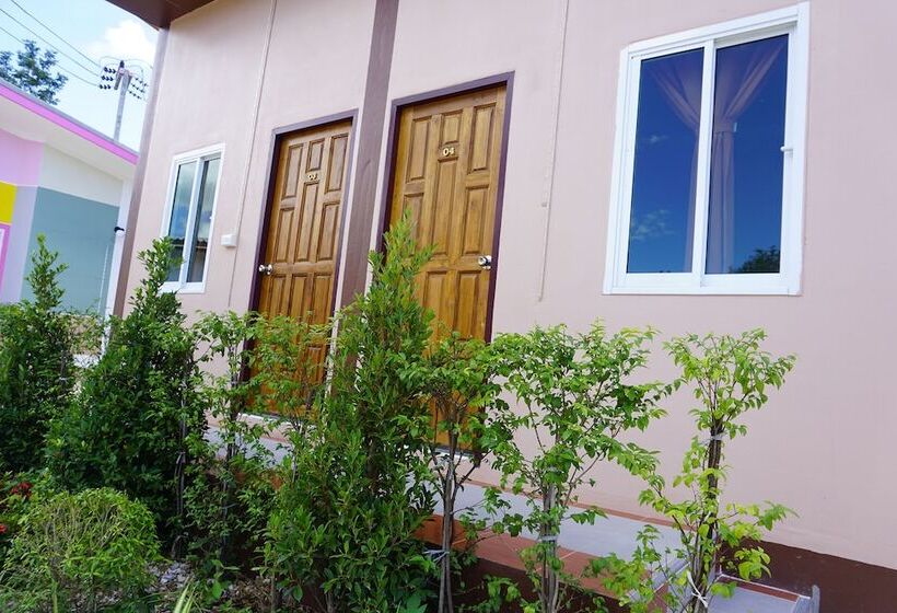 בית מלון כפרי Bandan Resort