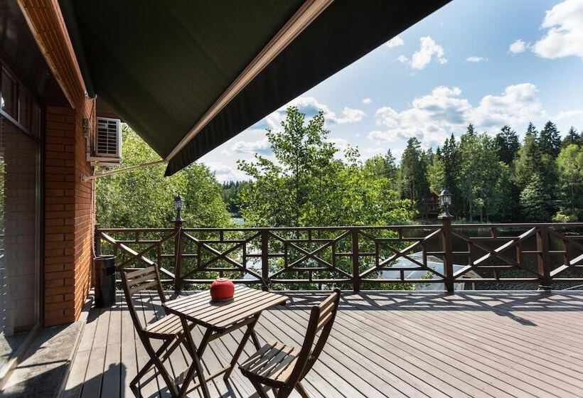 בית מלון כפרי Baza Otdykha Tapiola