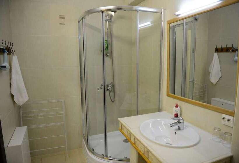 בית מלון כפרי Baza Otdykha Tapiola