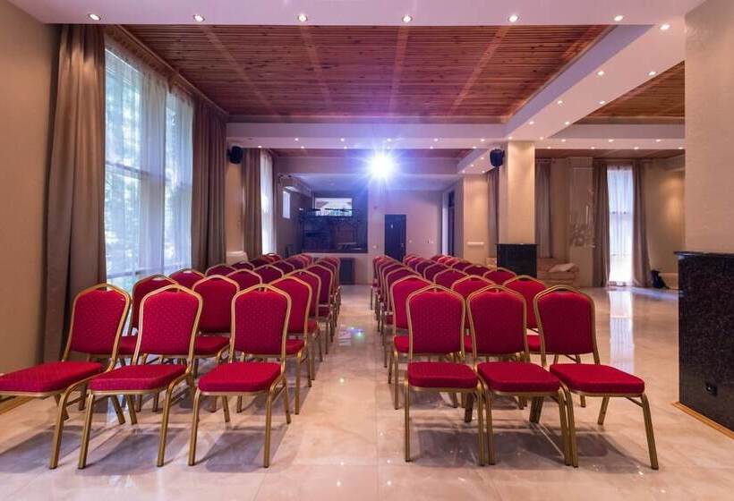 בית מלון כפרי Baza Otdykha Tapiola