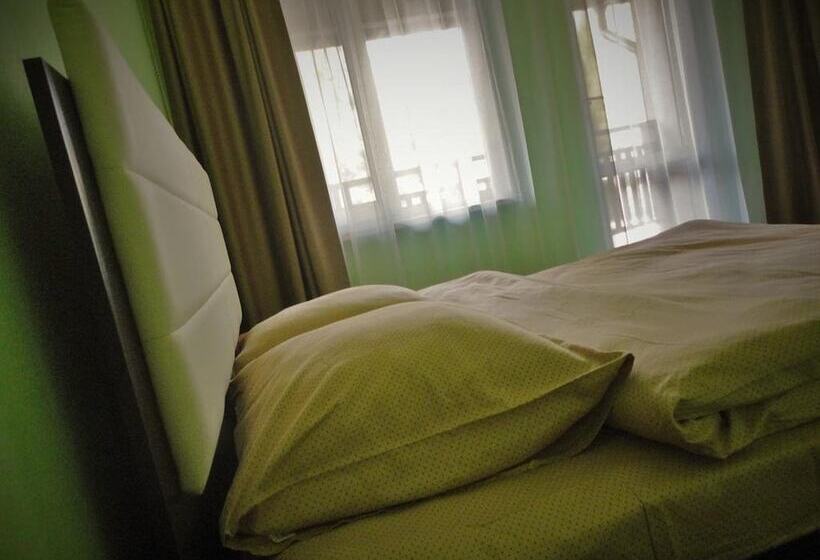 호텔 Baza Otdykha Volna