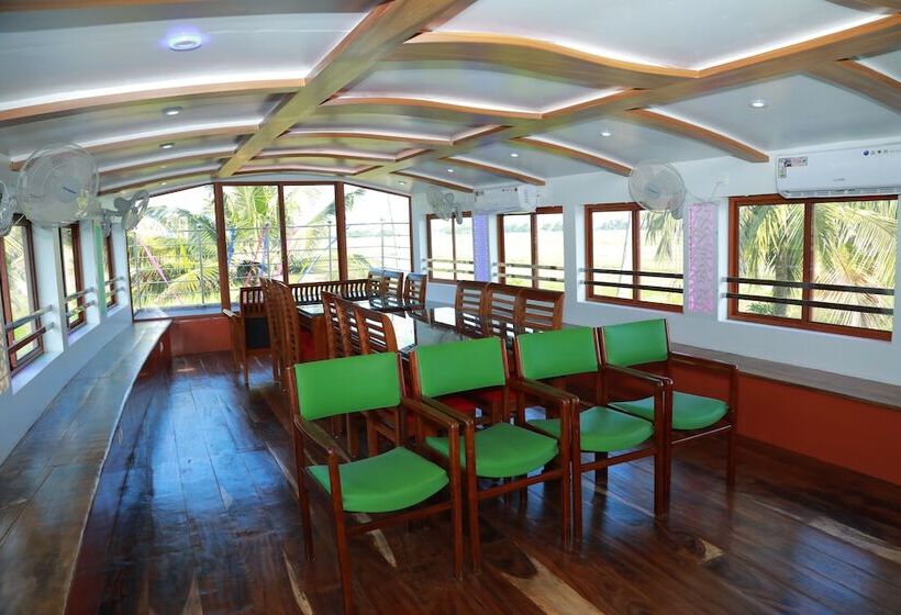 ホテル Beachparadise  Daycruise Houseboat