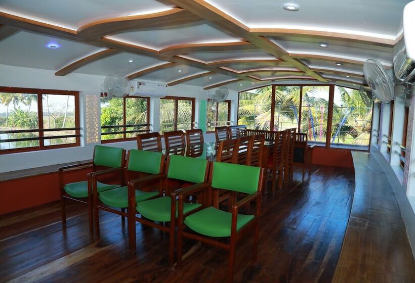 ホテル Beachparadise  Daycruise Houseboat