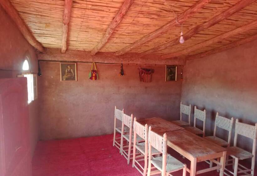 هتل Bivouac Les Nomades