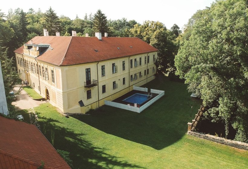 בית מלון כפרי Chateau Hostačov