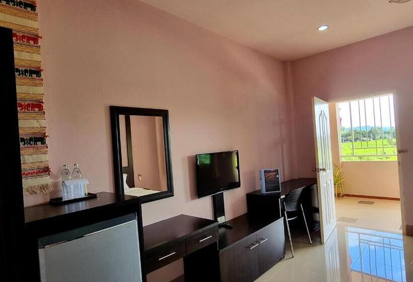 בית מלון כפרי Chiangkham Grand Villa   Sha Certified