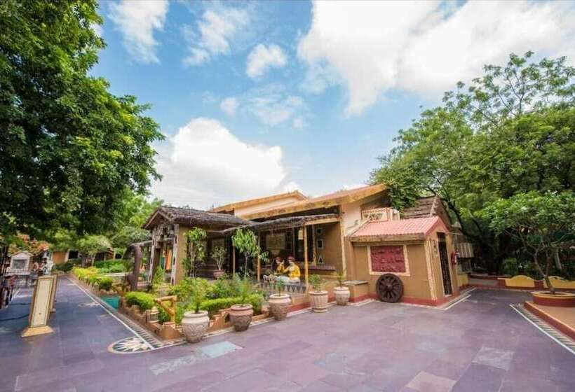 בית מלון כפרי Chouki Dhani Resort
