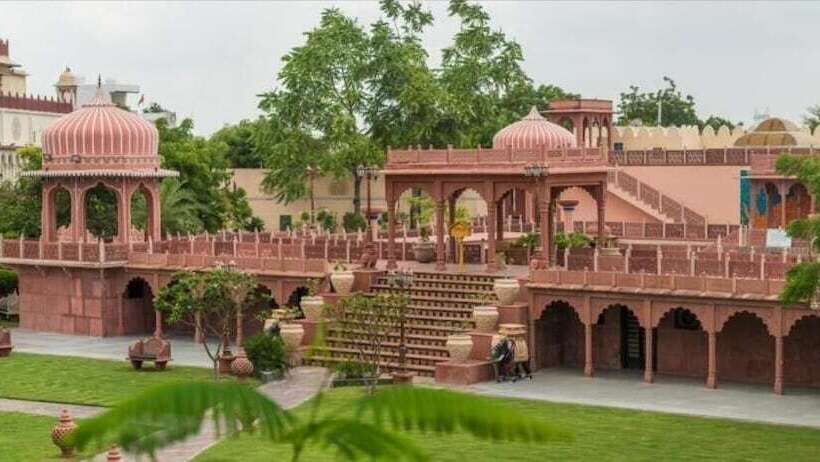 בית מלון כפרי Chouki Dhani Resort