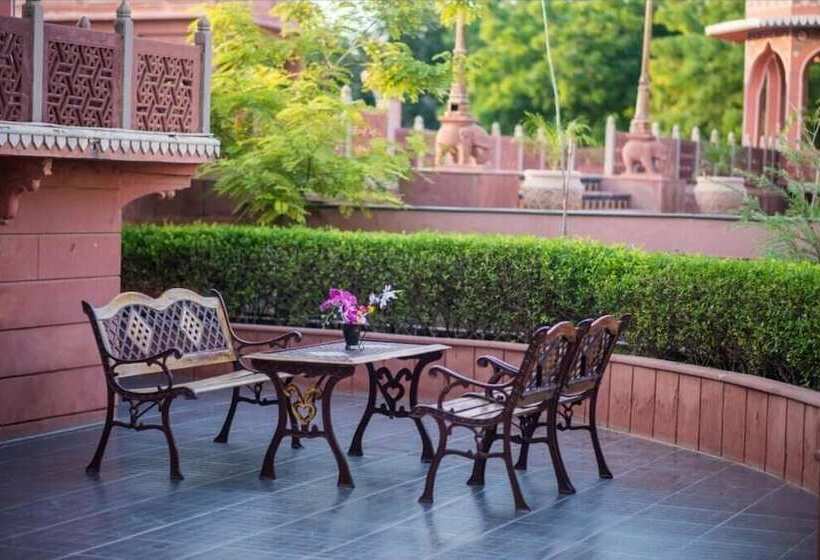 בית מלון כפרי Chouki Dhani Resort