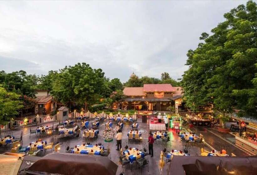 בית מלון כפרי Chouki Dhani Resort