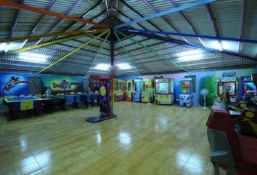 בית מלון כפרי Chouki Dhani Resort